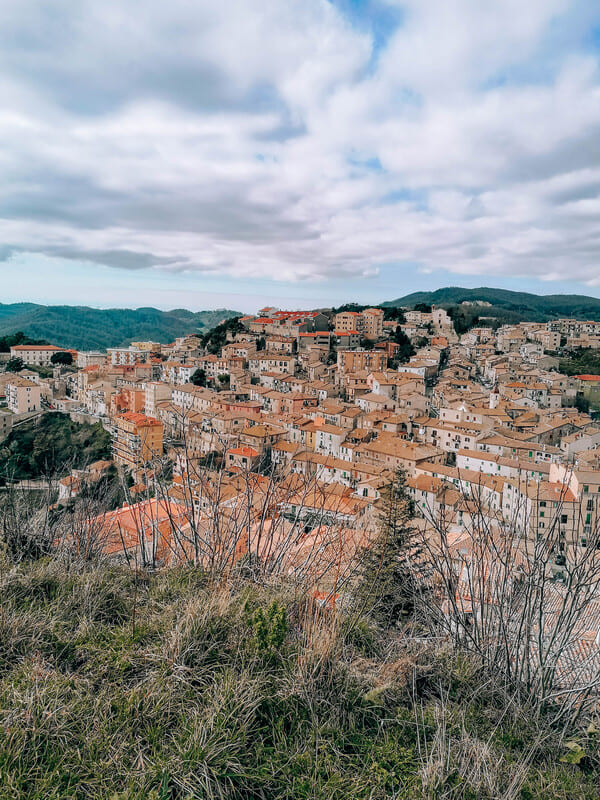 Vista di Tolfa dalla Rocca